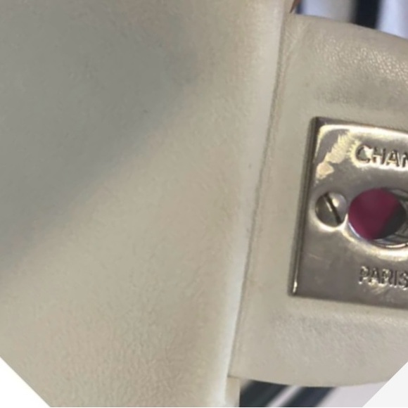 🥳New Years Sales Pricing!!CHANEL LIGNE REPORTER CAMBON WHITE QUILTED HANDBAG. - Picture 9 of 12